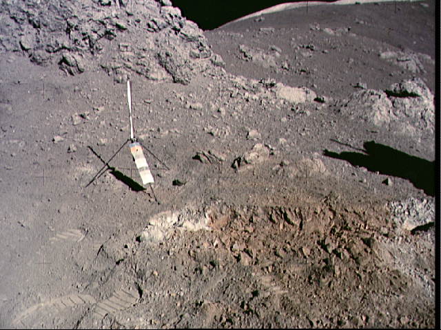 File:OrangeApollo17.jpg