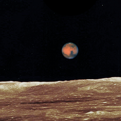 Moonmars horizon illus 240px.png